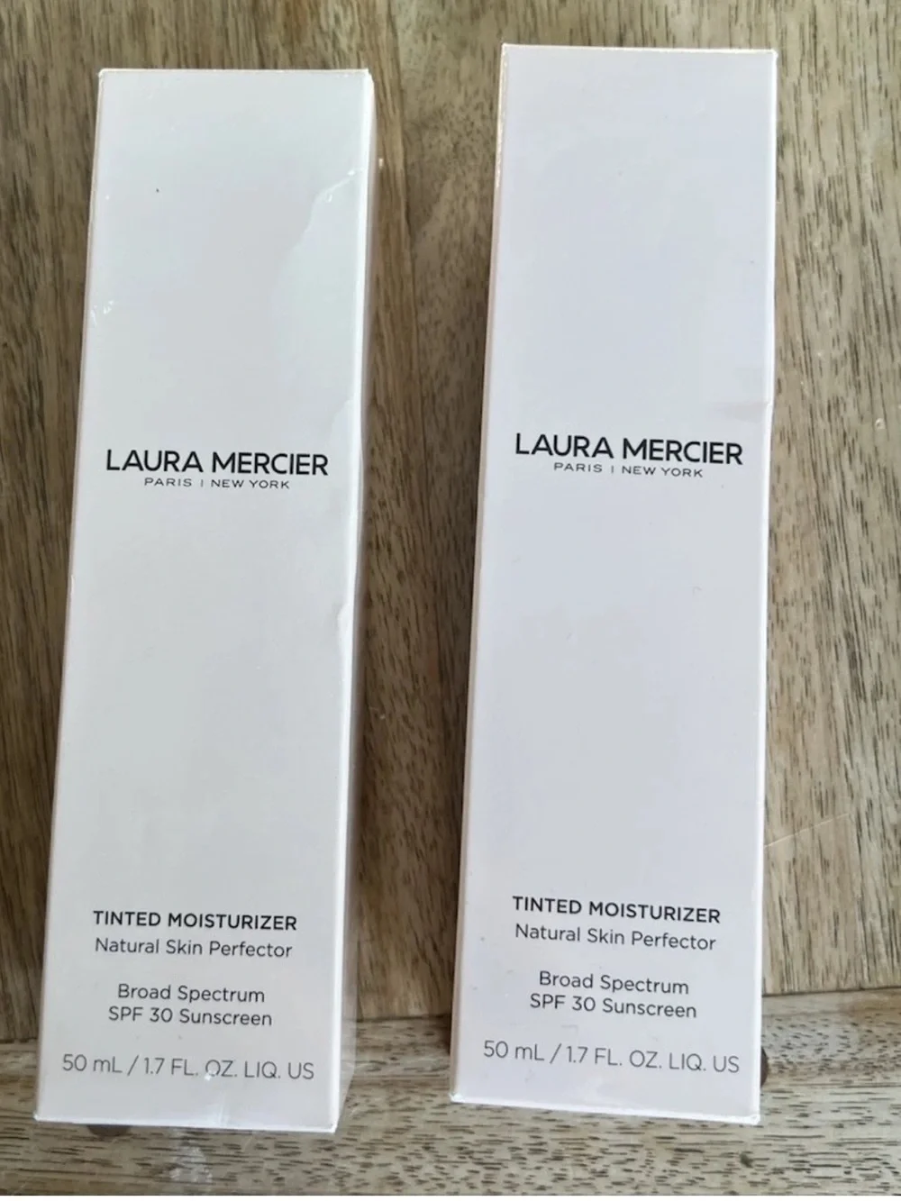 Laura Mercier Tinted Moisturizer SPF 30- Tawny 4W1